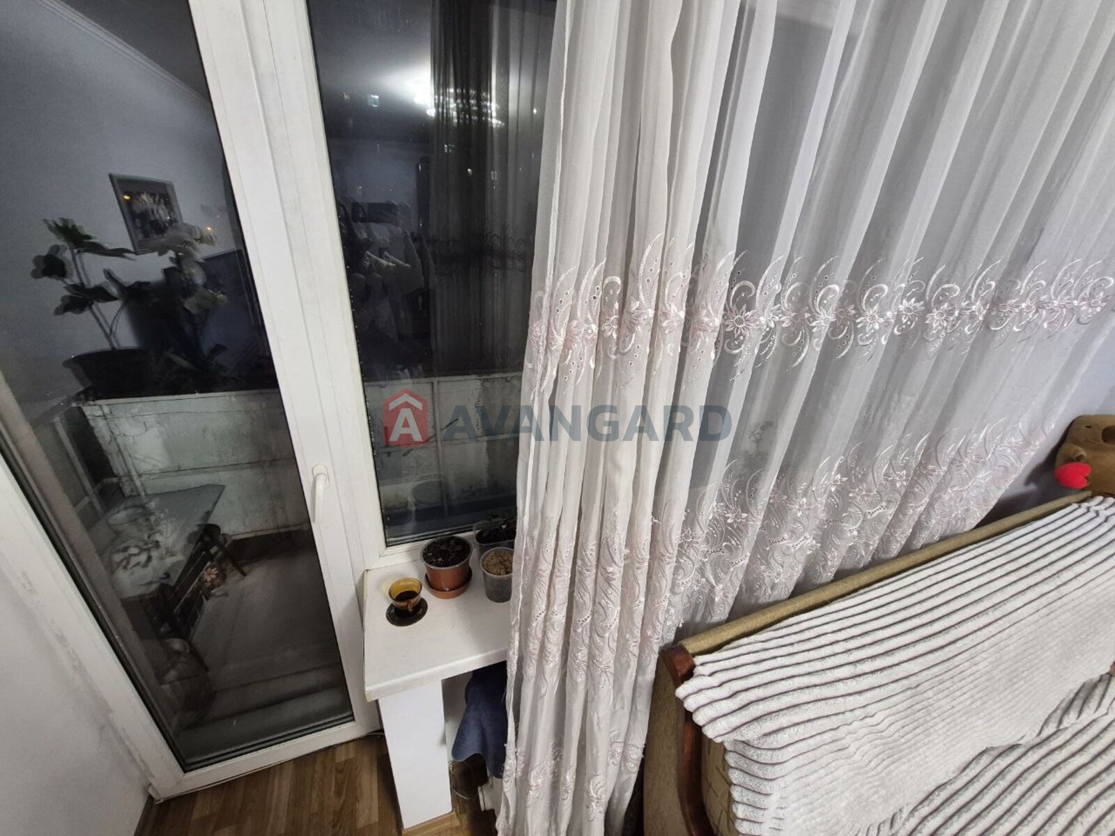 3 ����. ��������, 64,6/-/7 ��. �., 5/9 ���� ���� 7