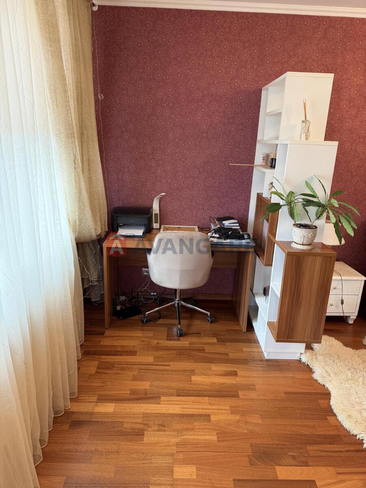 2 ��. ��������, 85/42/17 ��. �., 14/23 ������ ���� 11