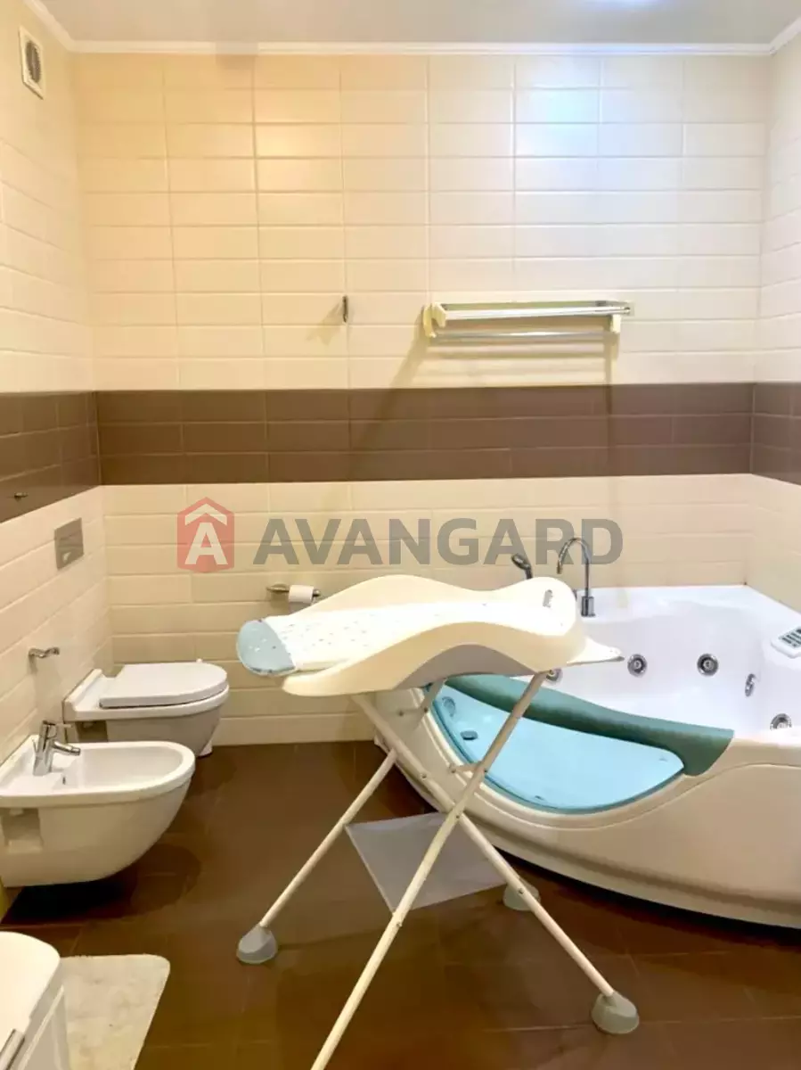 4 ��. ��������, 140/-/- ��. �., 11/15 ������ ���� 24