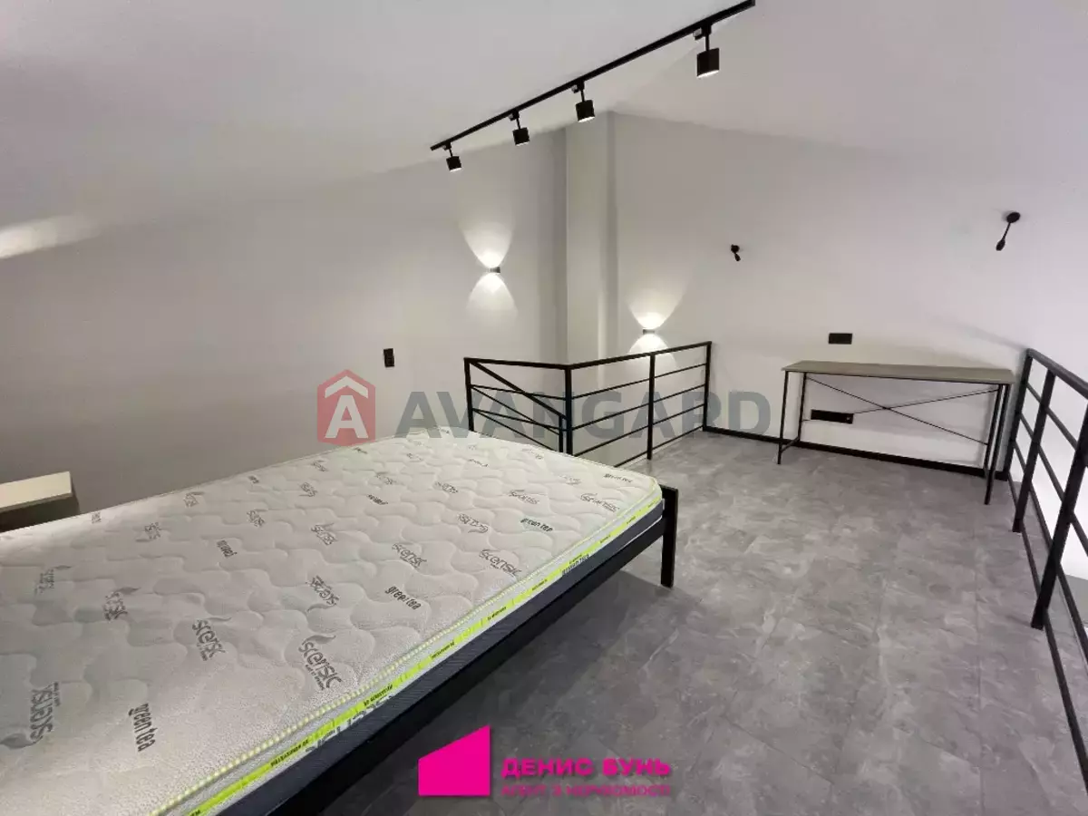 1 ��. ��������, 63/-/- ��. �., 5/5 ������ ���� 24