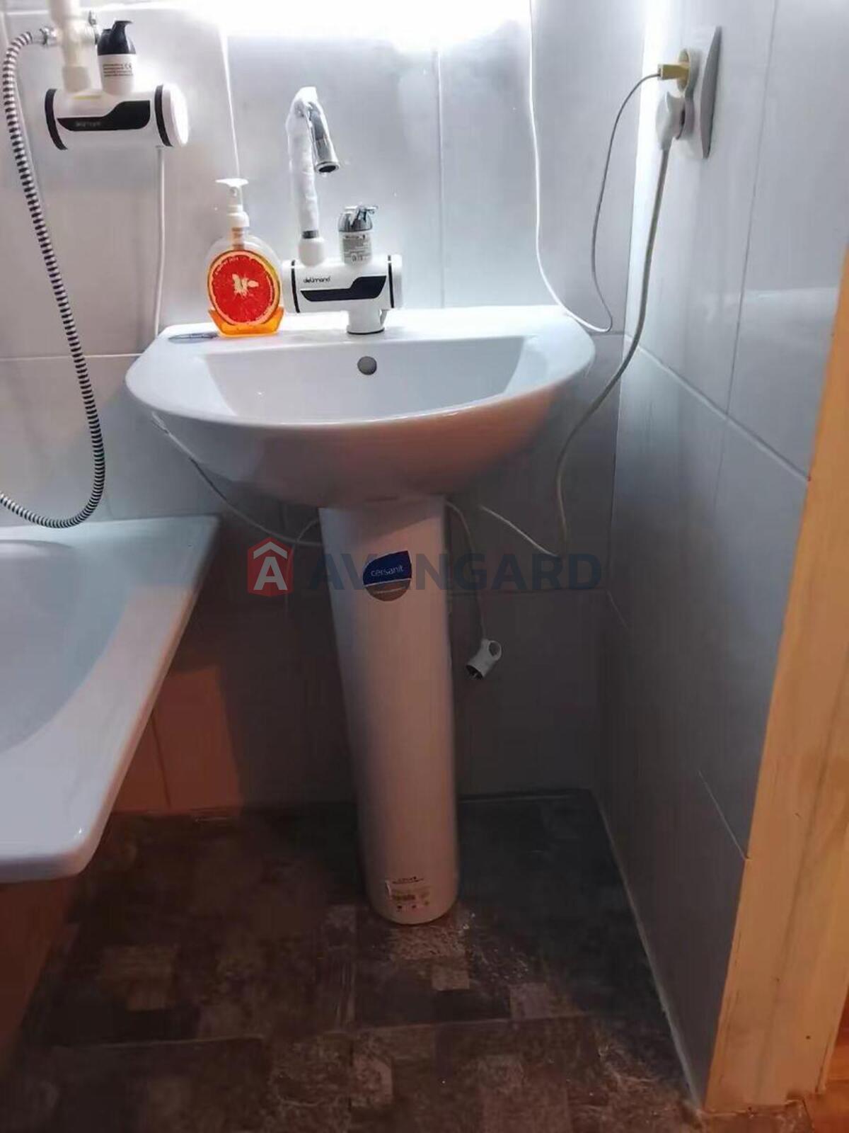 1 ��. ��������, 21/-/13 ��. �., 1/11 ������ ���� 19