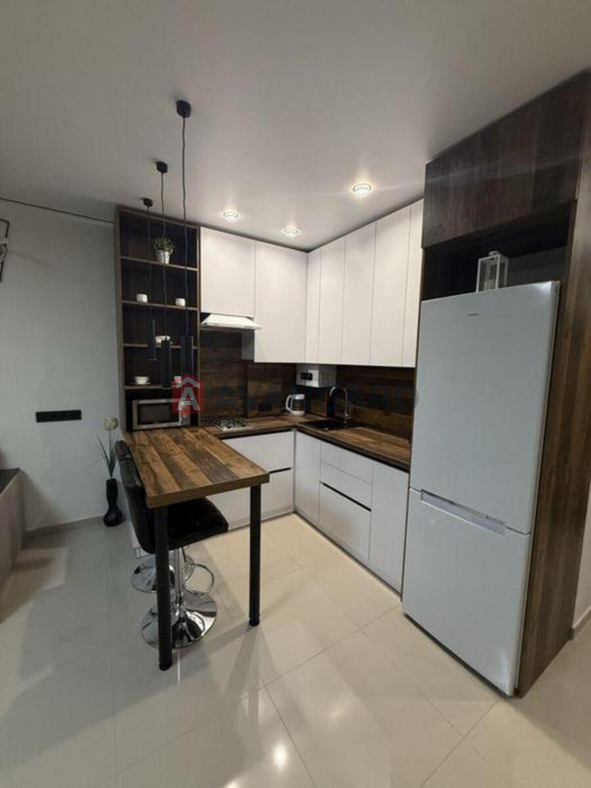 1 ����. ��������, 33/-/9 ��. �., 5/5 ���� ���� 3