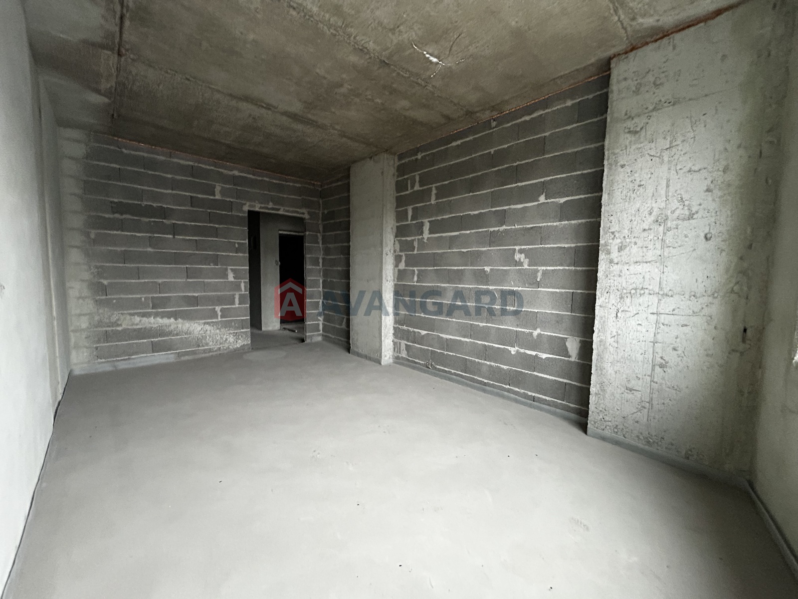 1 ��. ��������, 42/16/12 ��. �., 10/10 ������ ���� 9