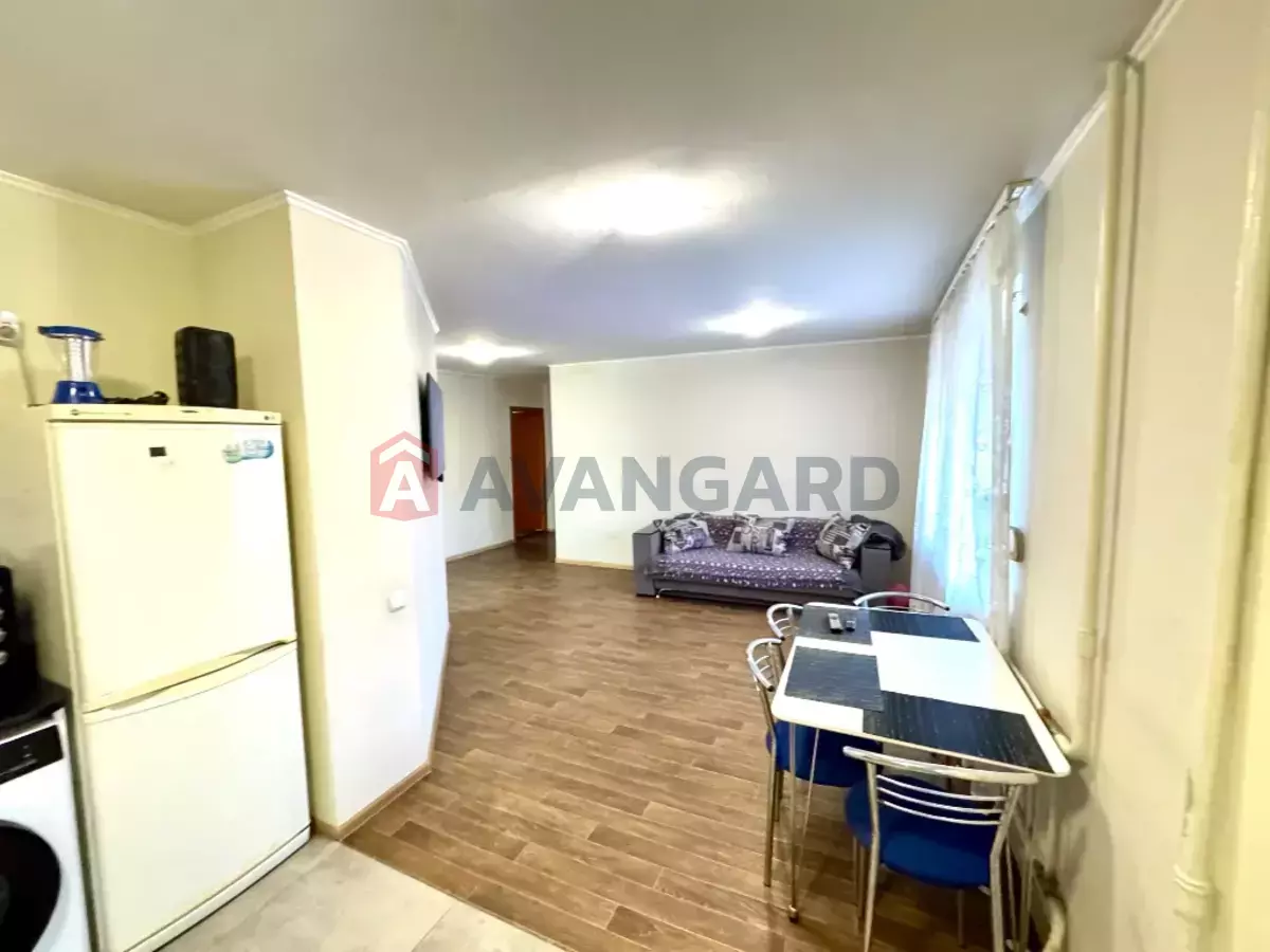 4 ��. ��������, 81/-/- ��. �., 1/10 ������ ���� 19