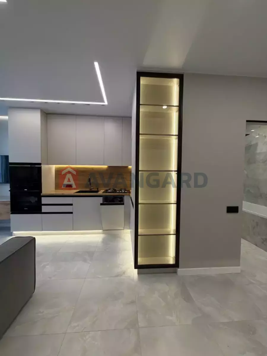 1 ��. ��������, 45/17/18 ��. �., 8/10 ������ ���� 1