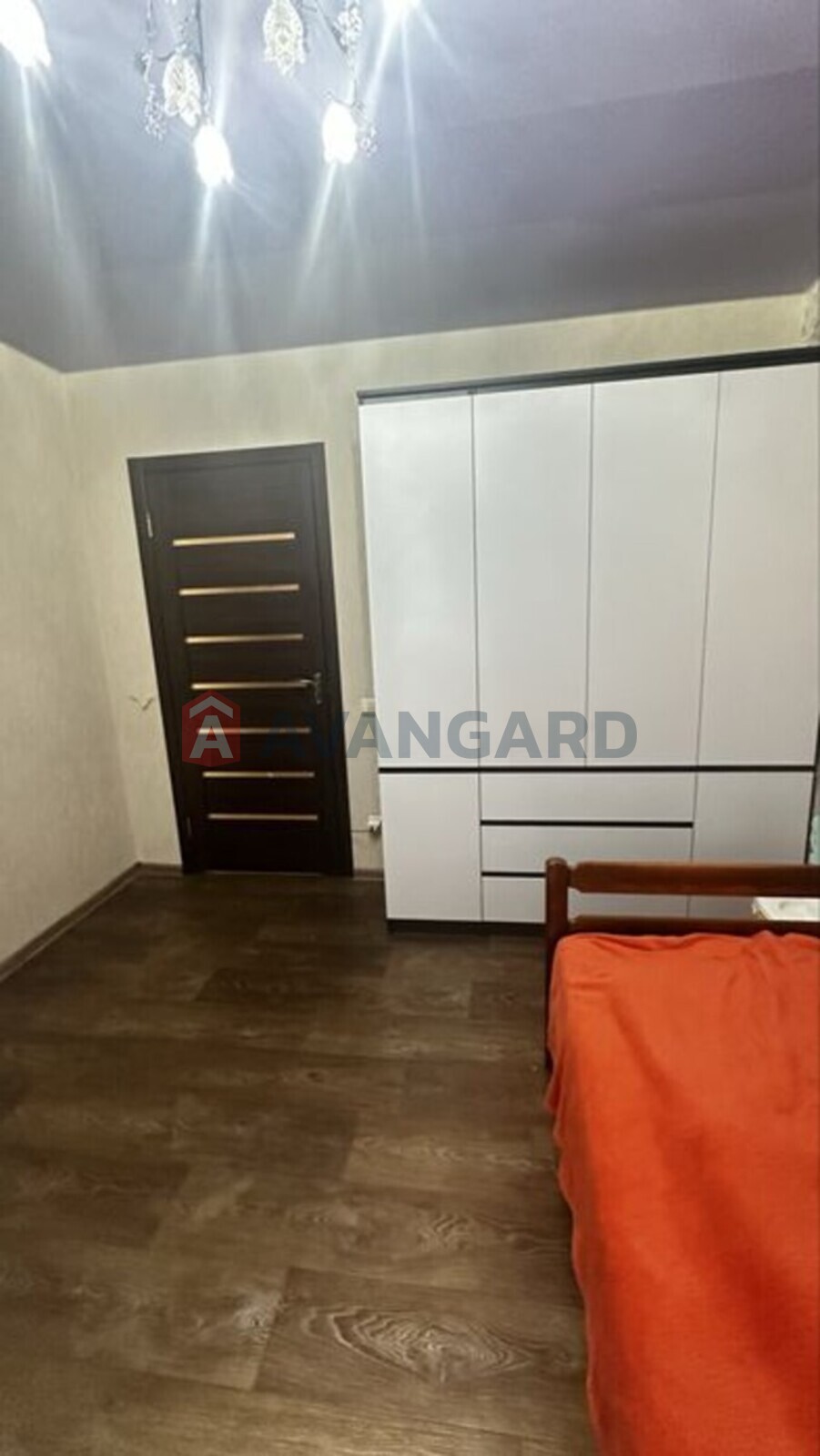 3 ��. ��������, 68/-/9 ��. �., 8/9 ������ ���� 11