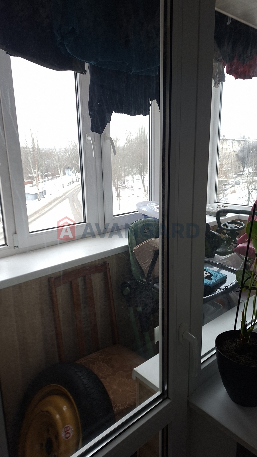 4 ��. ��������, 64/-/14 ��. �., 5/5 ������ ���� 9