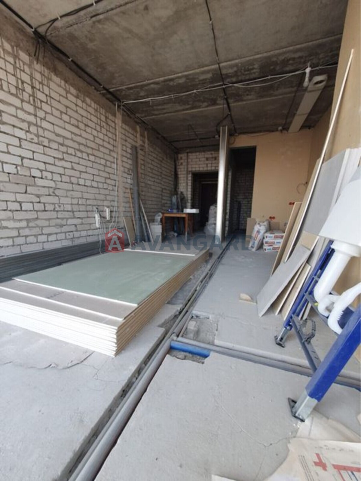 3 ����. ��������, 58/-/10 ��. �., 10/20 ���� ���� 13