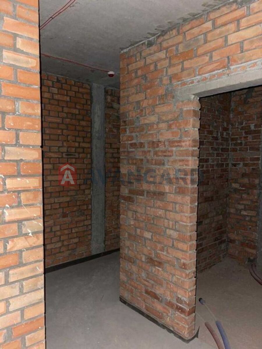 2 ��. ��������, 58/-/20 ��. �., 13/25 ������ ���� 8