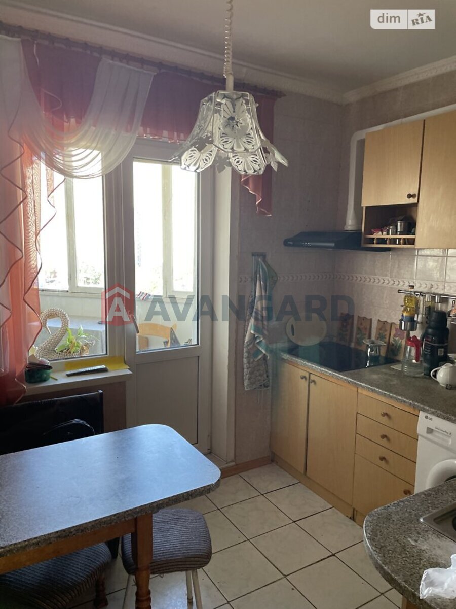 4 ����. ��������, 95/53/8 ��. �., 8/15 ���� ���� 5