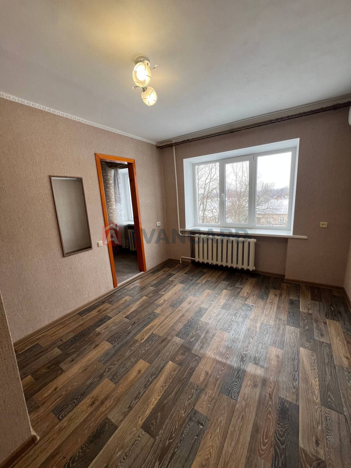 1 ��. ��������, 19/-/4 ��. �., 3/5 ������ ���� 1