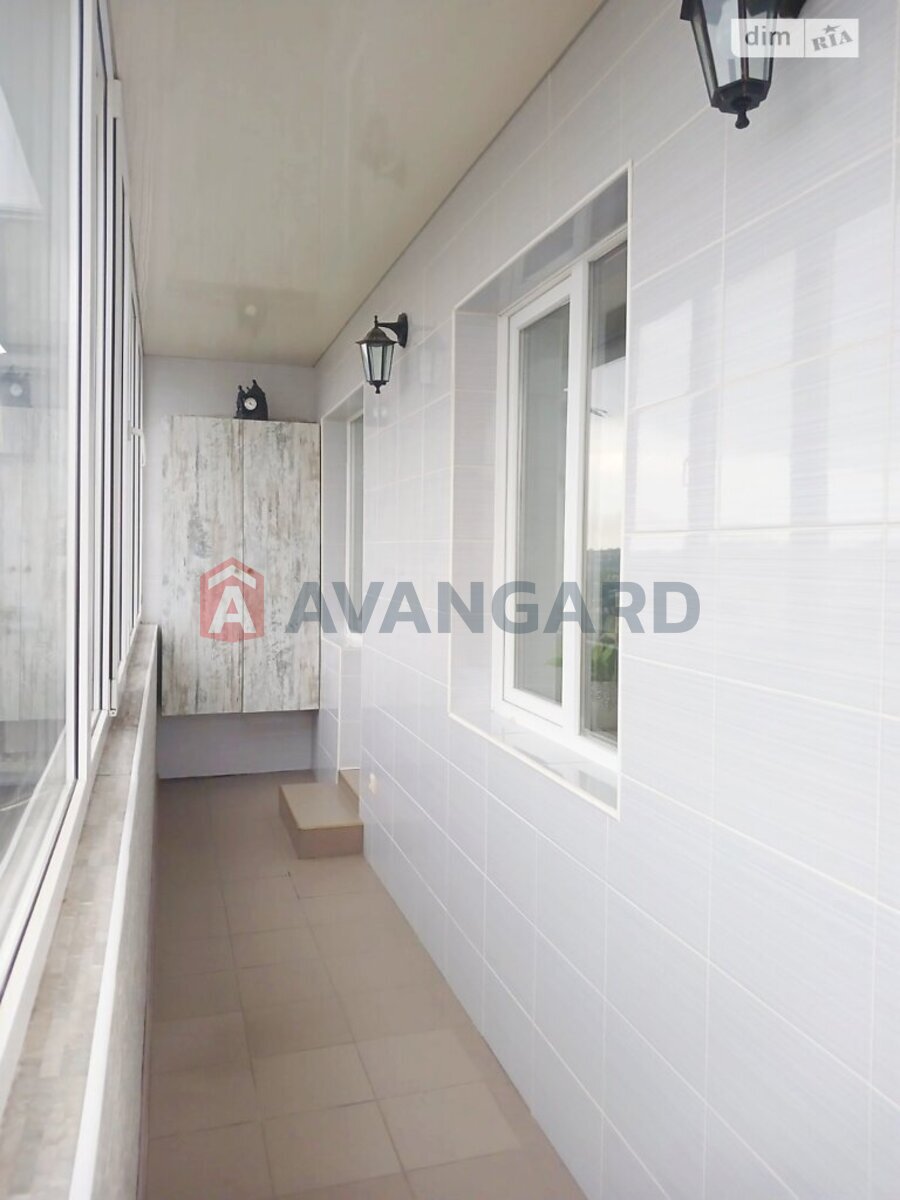 4 ��. ��������, 83/50/10 ��. �., 9/10 ������ ���� 24