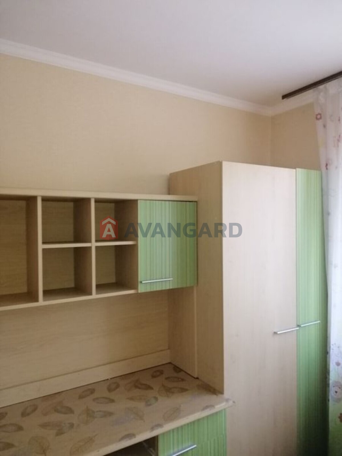 3 ��. ��������, 61/-/8 ��. �., 1/10 ������ ���� 9