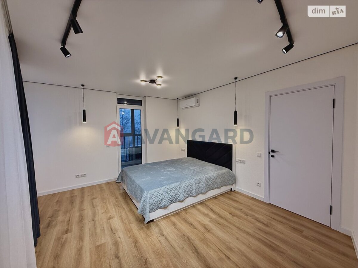 2 ����. ��������, 70/34/14 ��. �., 3/10 ���� ���� 9