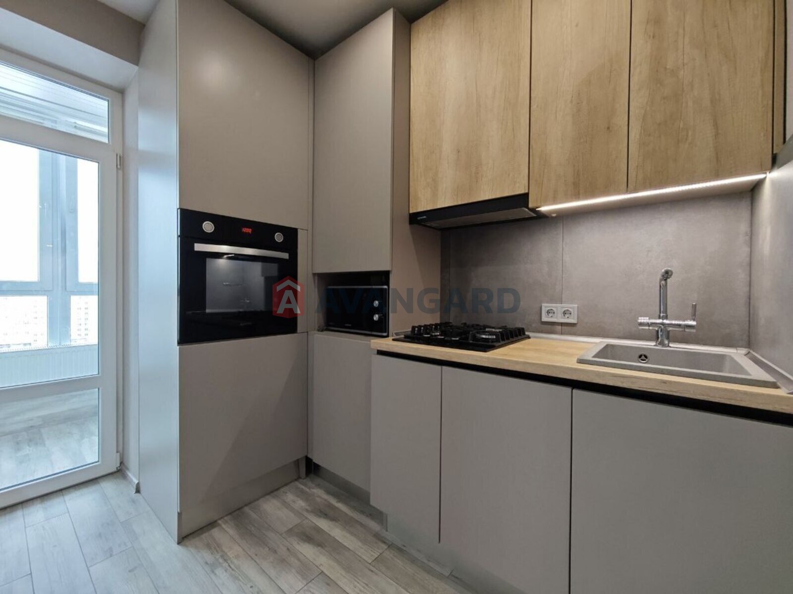 1 ��. ��������, 41/14/9 ��. �., 10/11 ������ ���� 5
