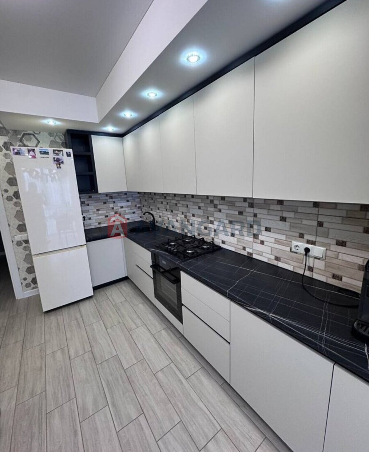 1 ��. ��������, 46/18/16 ��. �., 8/10 ������ ���� 9