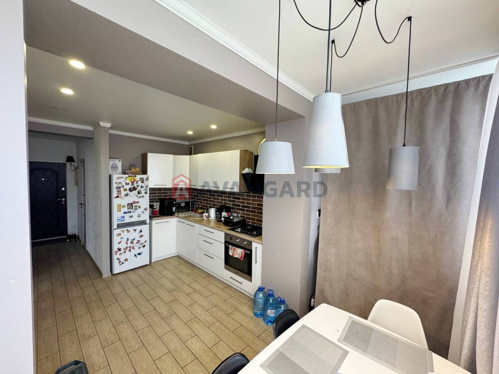 2 ����. ��������, 56/30/14 ��. �., 10/12 ���� ���� 13