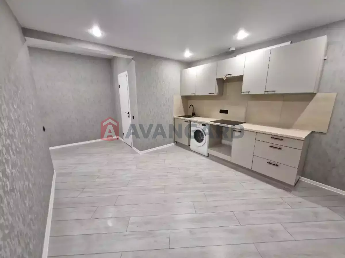 1 ��. ��������, 33/-/12 ��. �., 5/5 ������ ���� 1