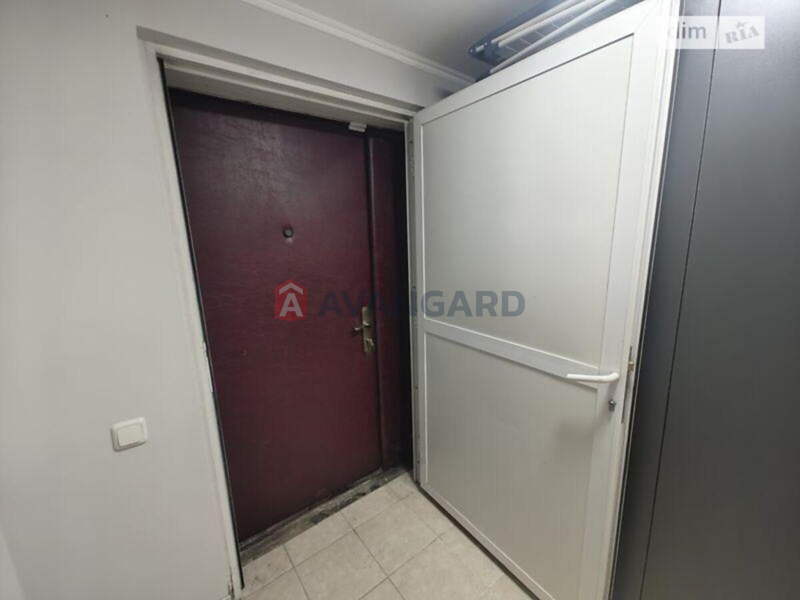 1 ��. ��������, -/-/- ��. �., 1/9 ������ ���� 13