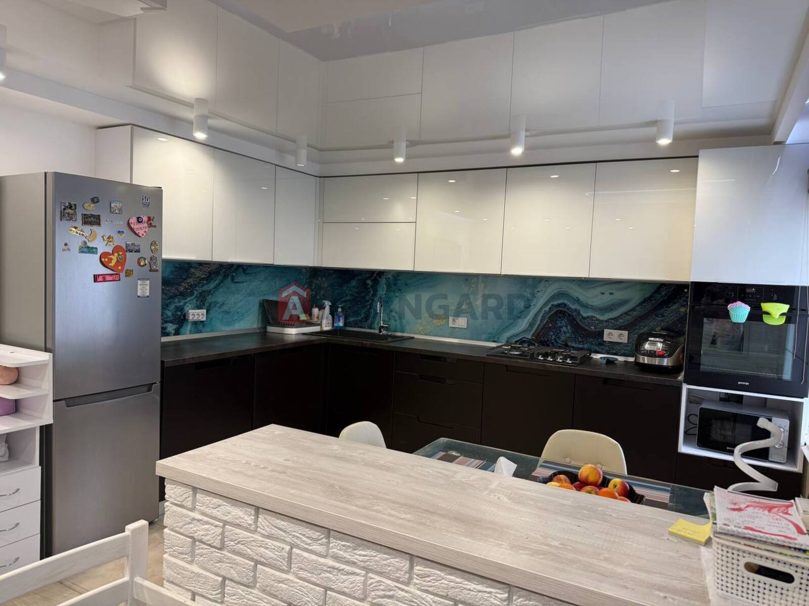 3 ����. ��������, 67/40/10 ��. �., 4/9 ���� ���� 9