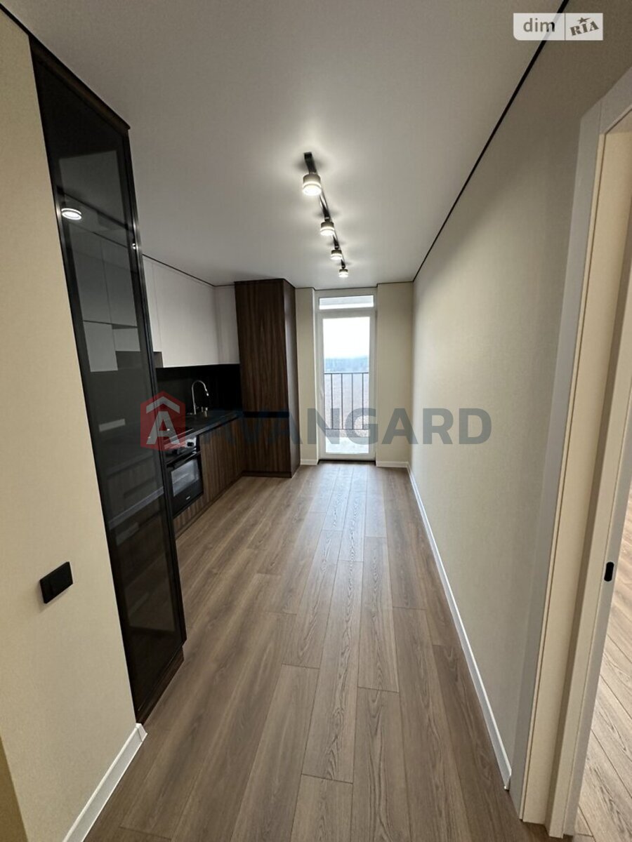 1 ��. ��������, 44/-/18 ��. �., 9/9 ������ ���� 6