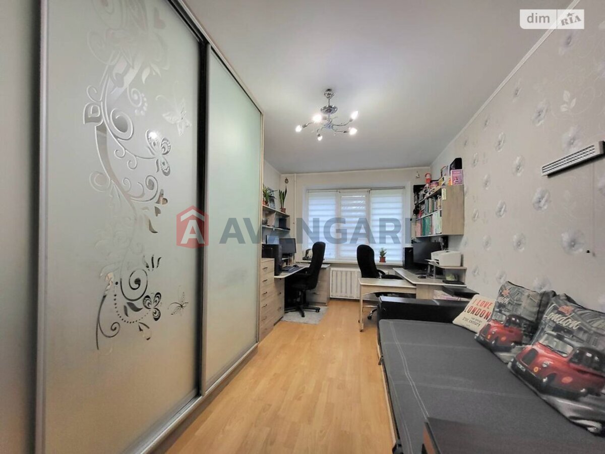 2 ��. ��������, 46/29/6 ��. �., 1/5 ������ ���� 1