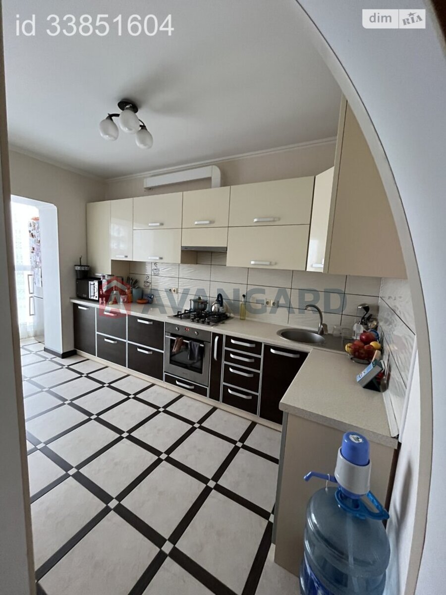 3 ��. ��������, 70/35/13 ��. �., 2/2 ������ ���� 21