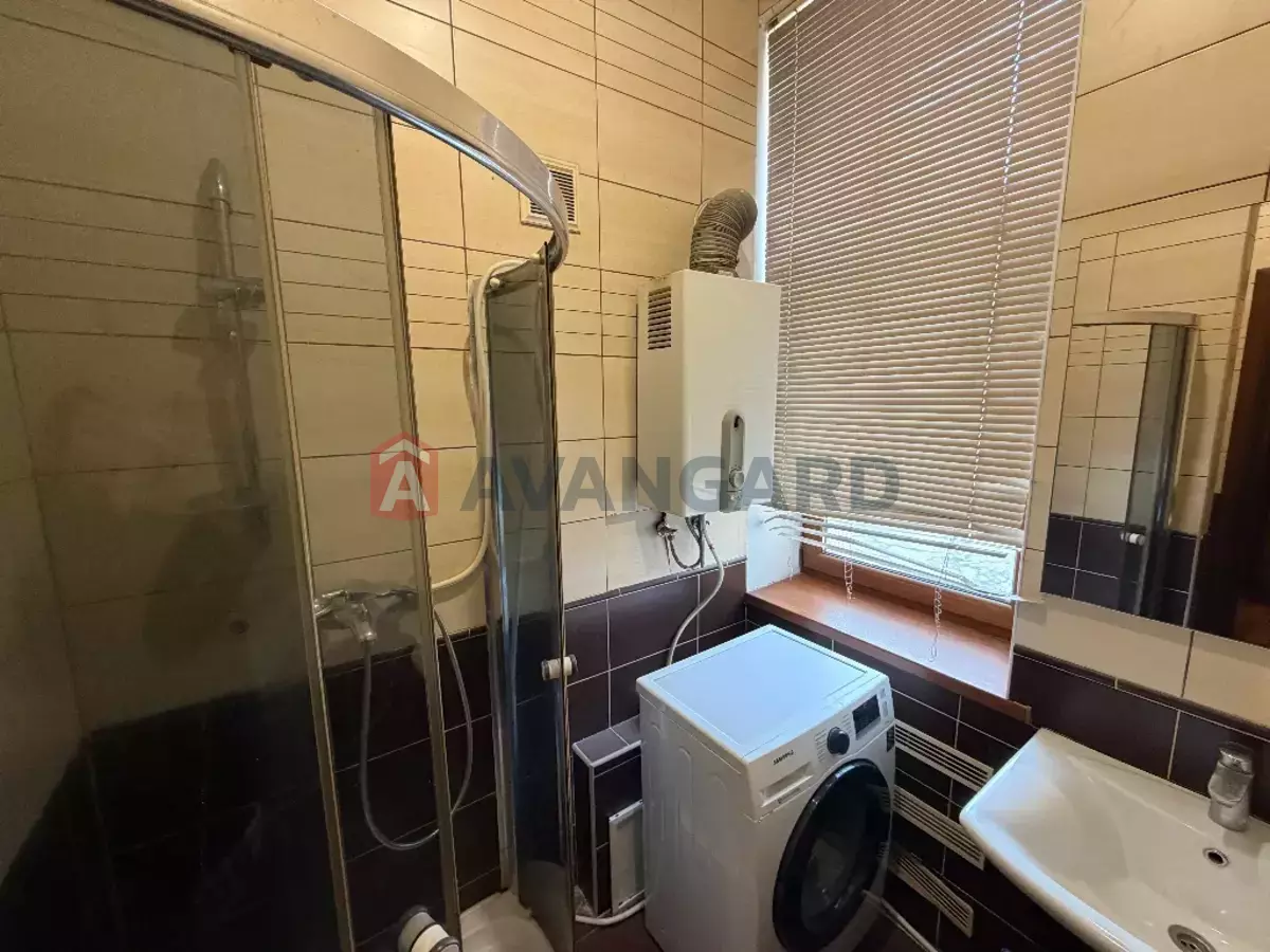 3 ��. ��������, 77/-/- ��. �., 2/4 ������ ���� 13