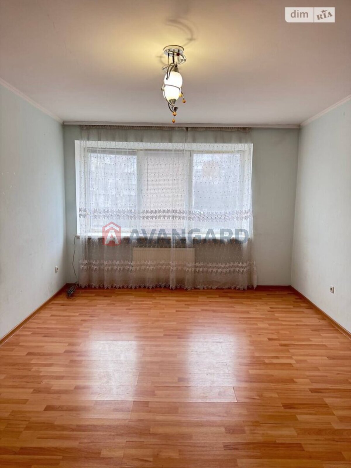 2 ��. ��������, 87/43/17 ��. �., 5/6 ������ ���� 8