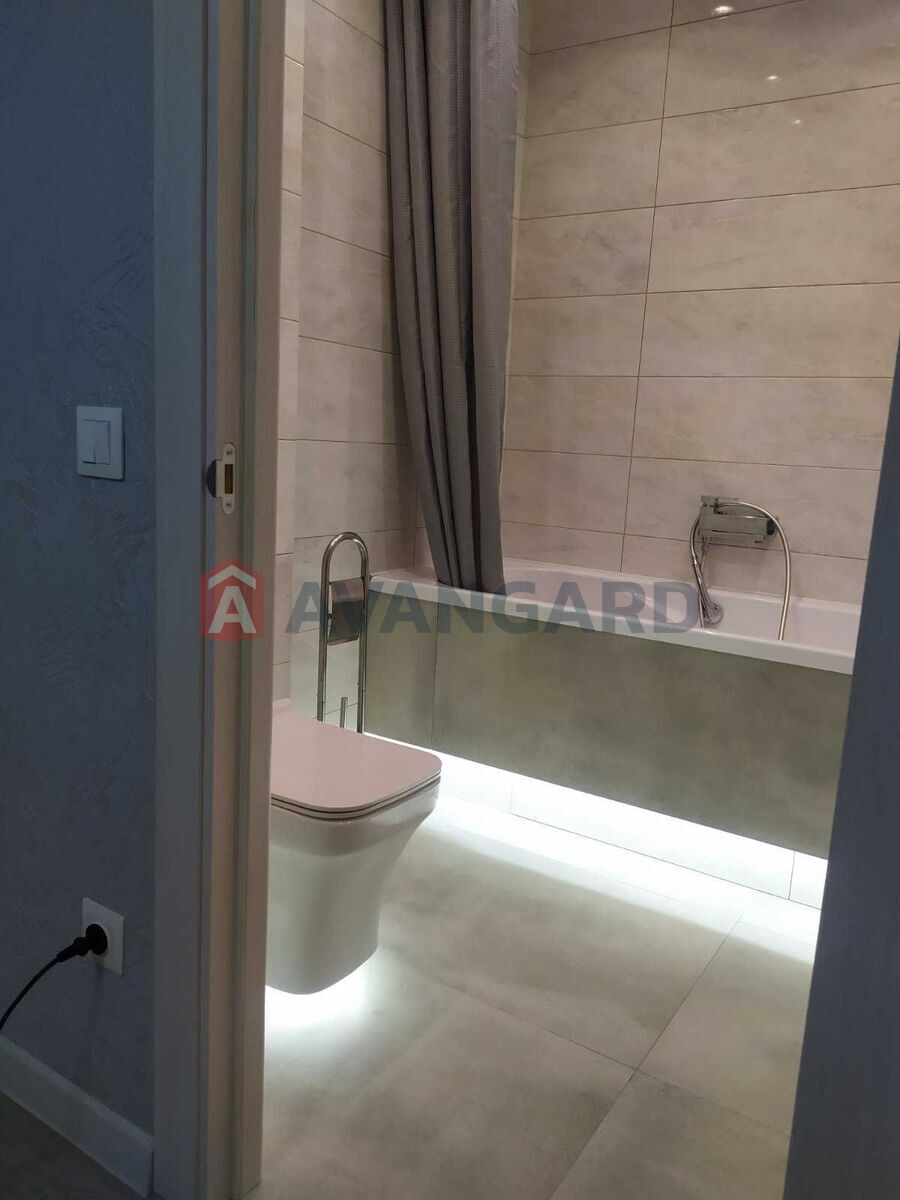 3 ��. ��������, 86/-/17 ��. �., 8/27 ������ ���� 14