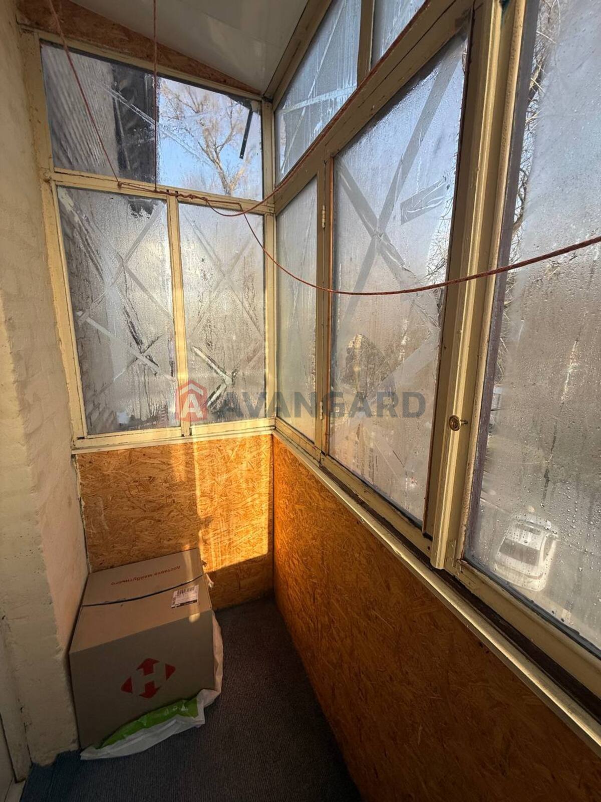 2 ��. ��������, 52/30/8 ��. �., 3/3 ������ ���� 9