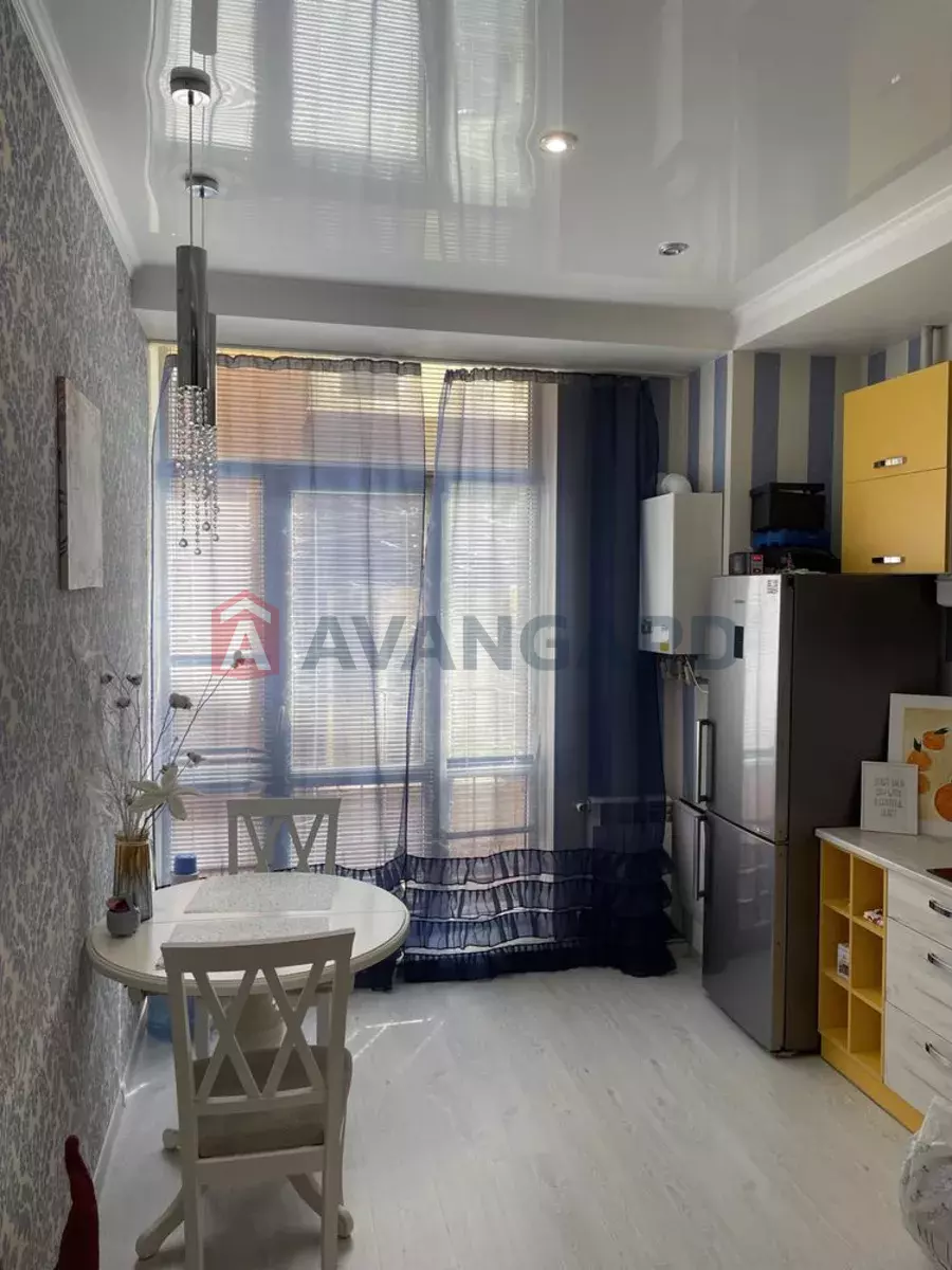 1 ��. ��������, 40/-/12 ��. �., 2/5 ������ ���� 6