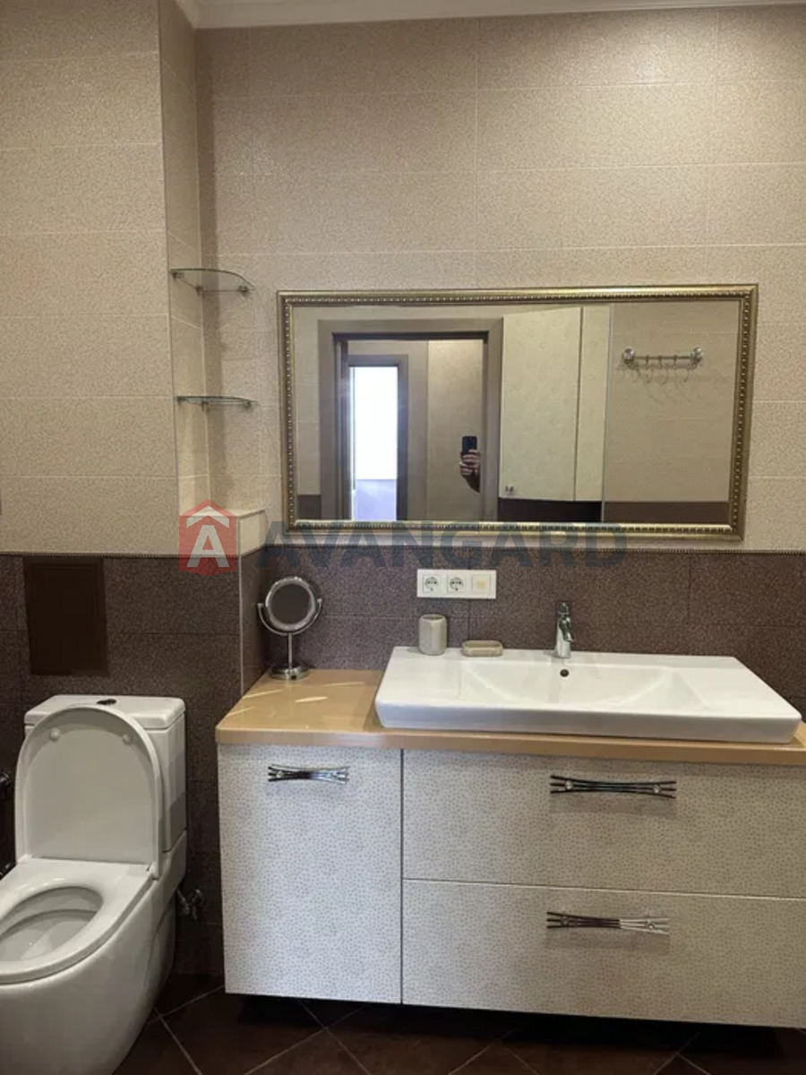 1 ����. ��������, 49/21.7/10 ��. �., 15/25 ���� ���� 14