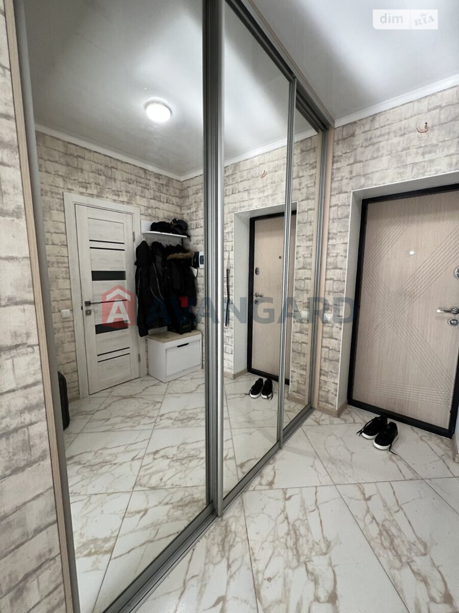 2 ��. ��������, 85/35/20 ��. �., 4/6 ������ ���� 11