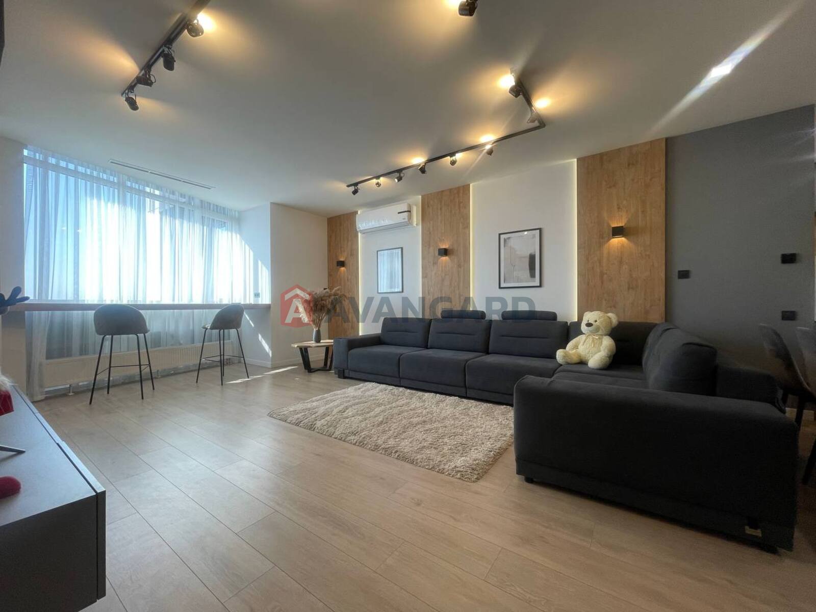 4 . , 120/-/53 . ., 18/24   5