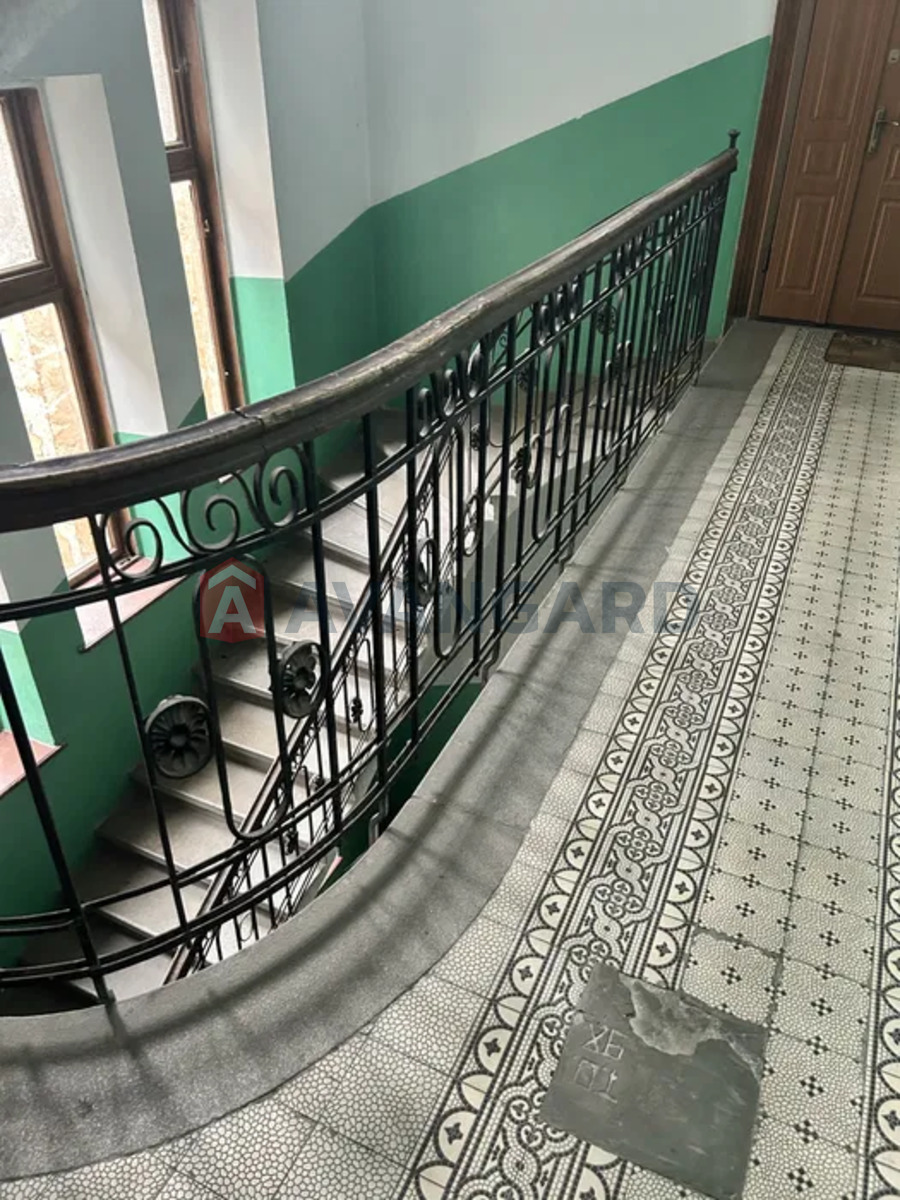 3 ��. ��������, 102/-/12 ��. �., 4/5 ������ ���� 11