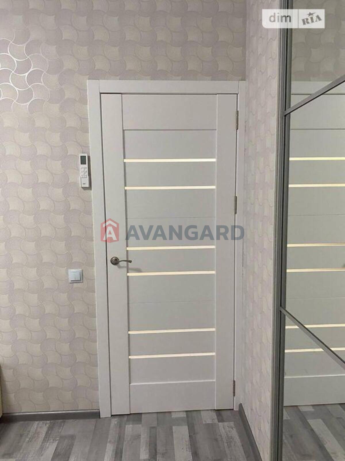 1 ��. ��������, 34/15/8 ��. �., 1/11 ������ ���� 8