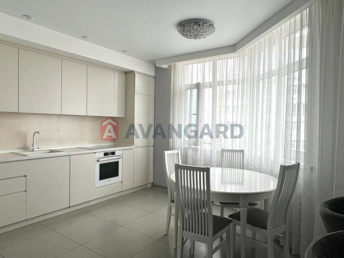 3 ��. ��������, 83/-/15 ��. �., 22/25 ������ ���� 1