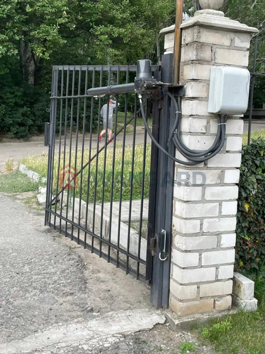 4 ��. ��������, 76/-/11 ��. �., 9/10 ������ ���� 14