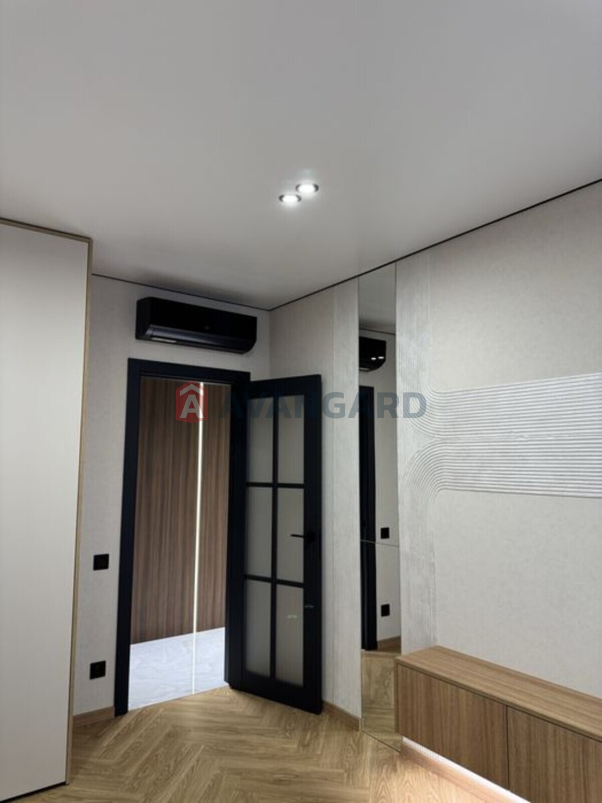 2 ����. ��������, 65/-/18 ��. �., 8/10 ���� ���� 9