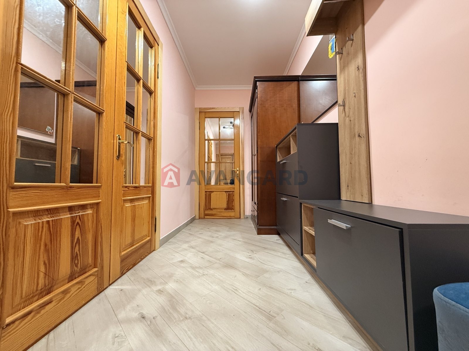 2 ��. ��������, 55/40/8 ��. �., 9/10 ������ ���� 8