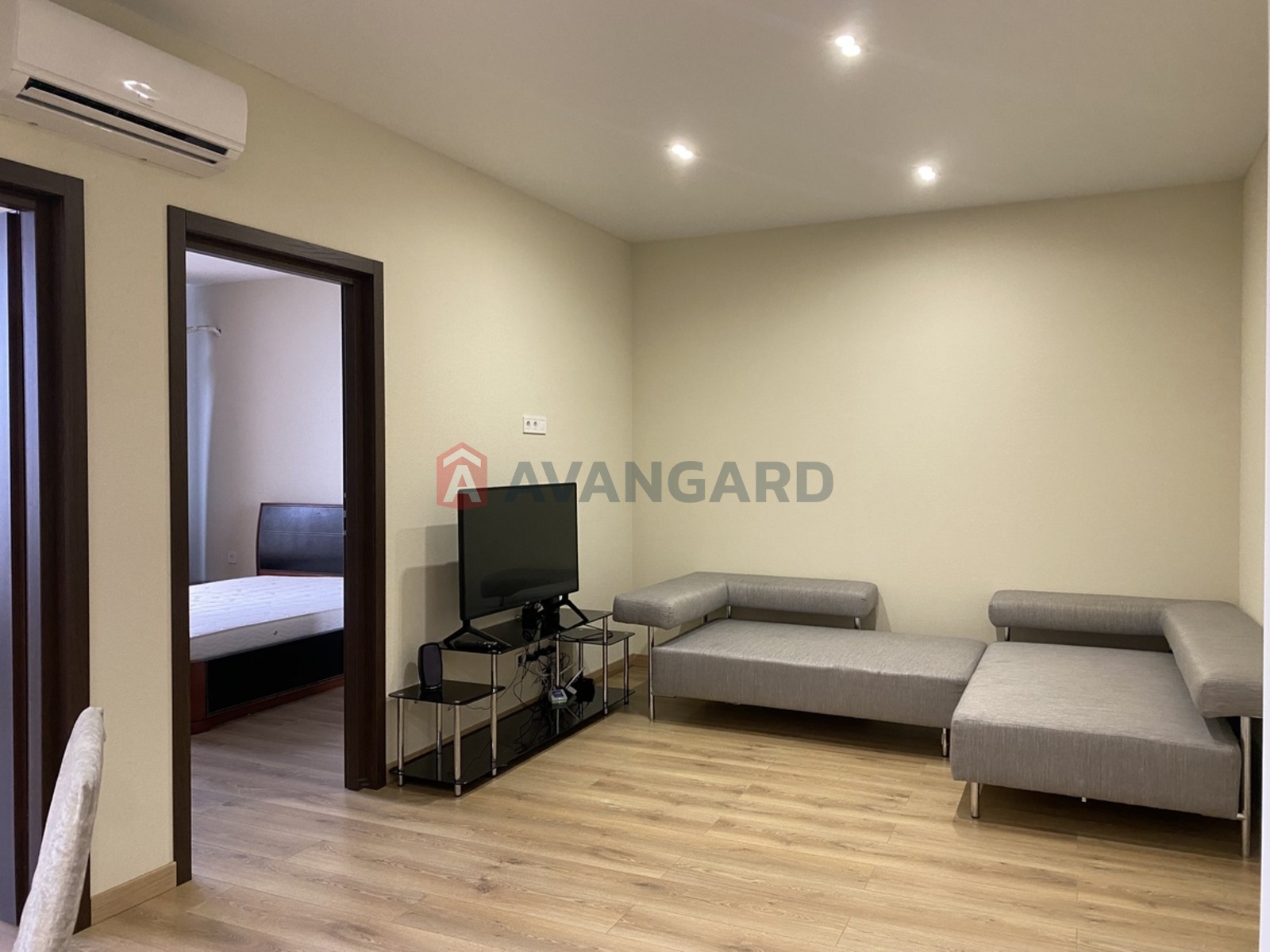 2 ��. ��������, 68/26/23 ��. �., 16/26 ������ ���� 16