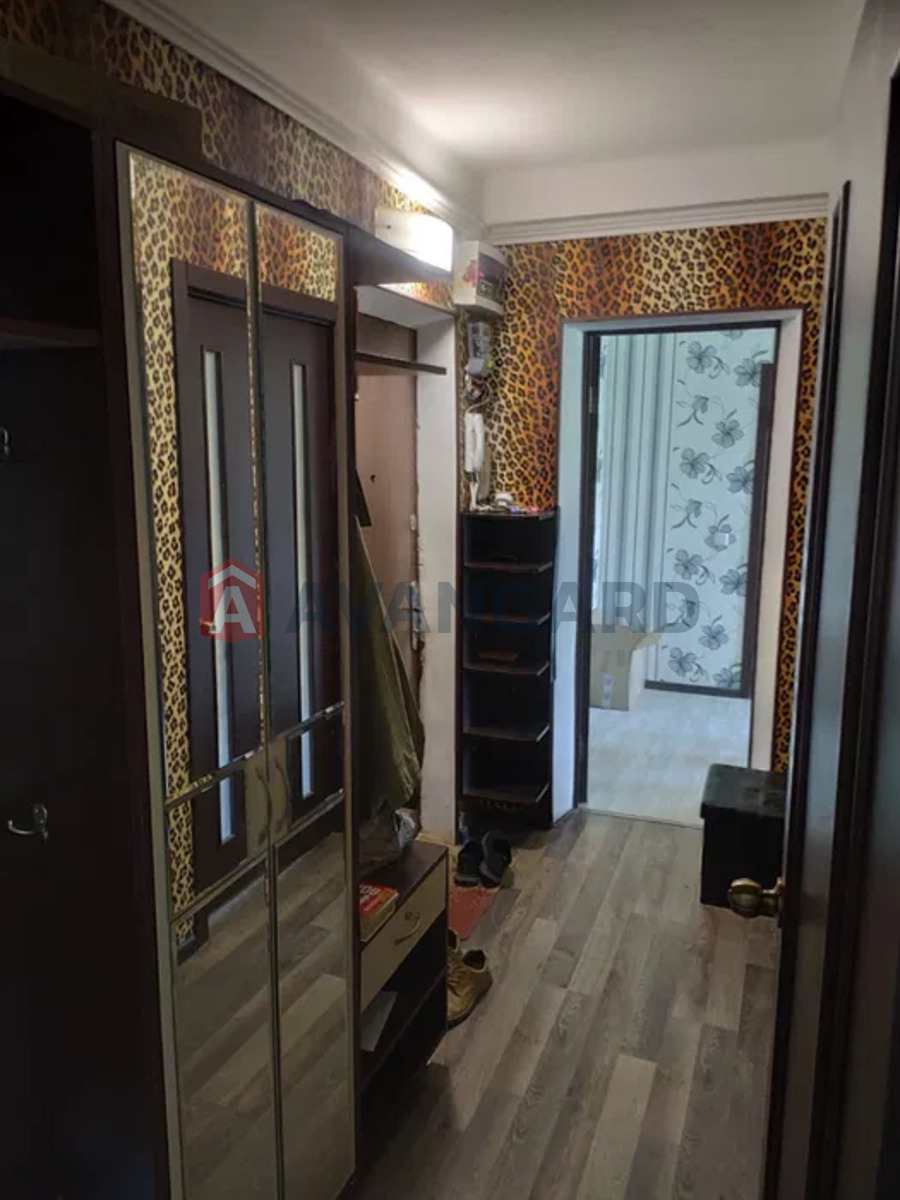 1 ��. ��������, 50/-/13 ��. �., 8/9 ������ ���� 3