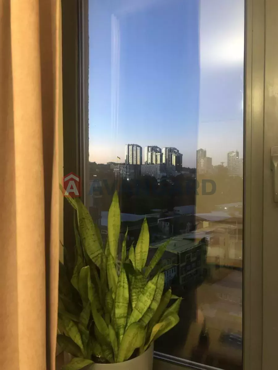 3 ��. ��������, 90/-/16 ��. �., 16/18 ������ ���� 8