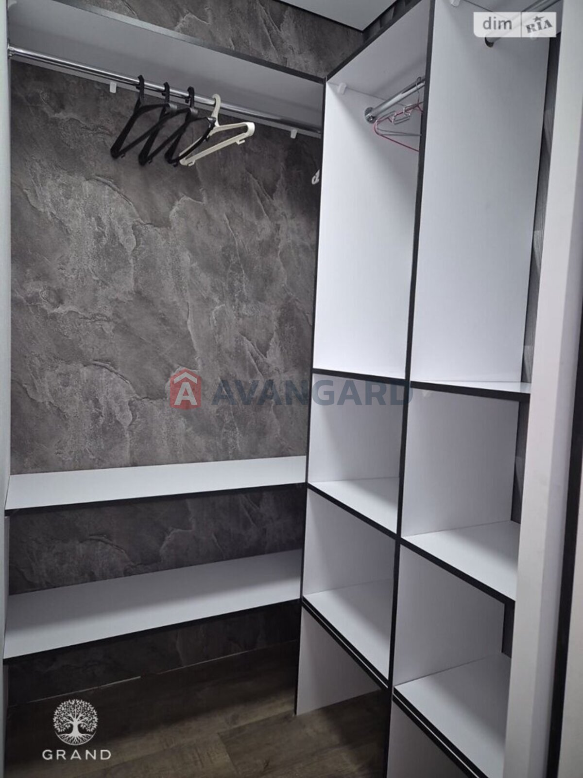 2 ��. ��������, 73/-/- ��. �., 6/10 ������ ���� 14