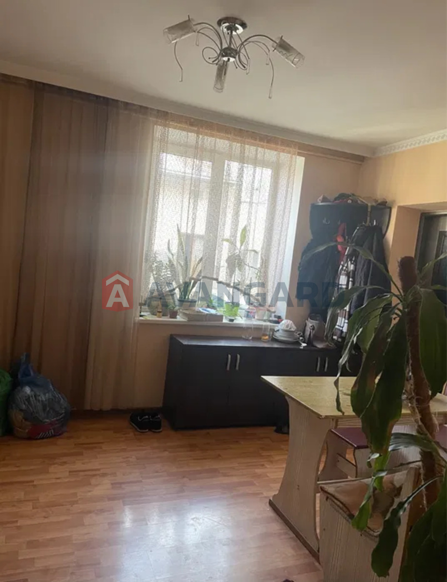 4 . , 81/-/11 . ., 3/3   4