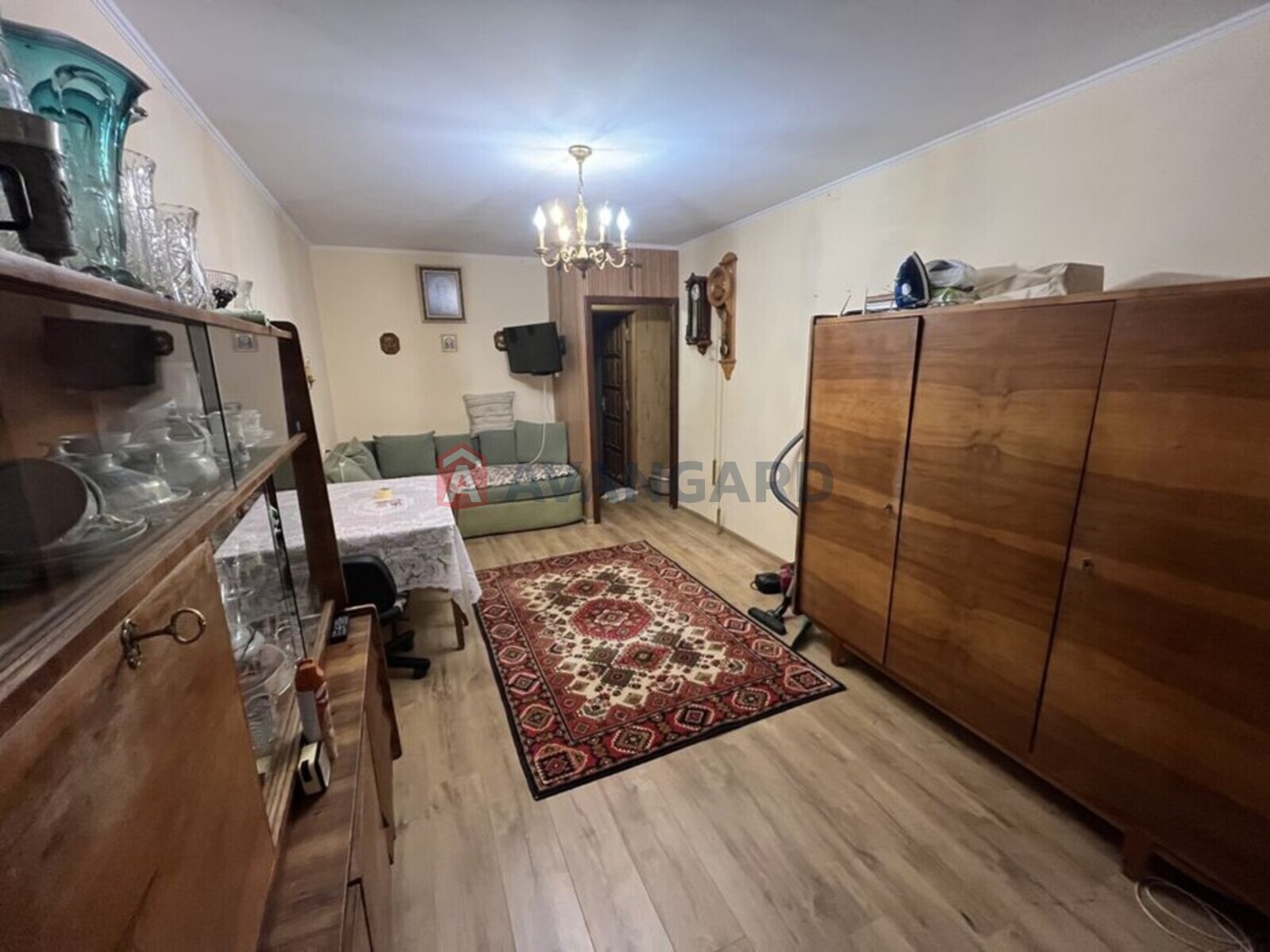 2 ����. ��������, 48/-/5 ��. �., 5/5 ���� ���� 4