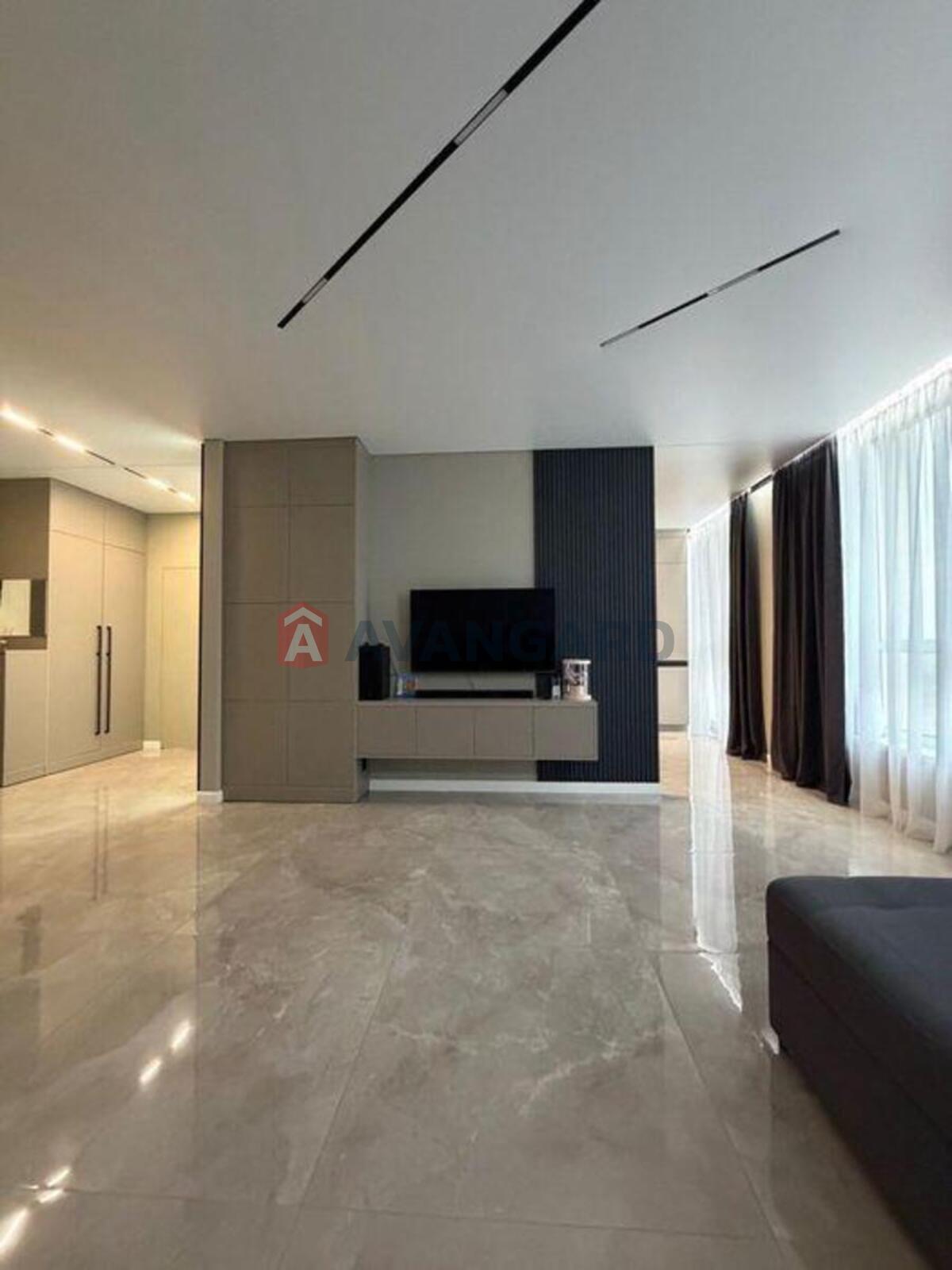 3 ��. ��������, 108/-/15 ��. �., 9/10 ������ ���� 1