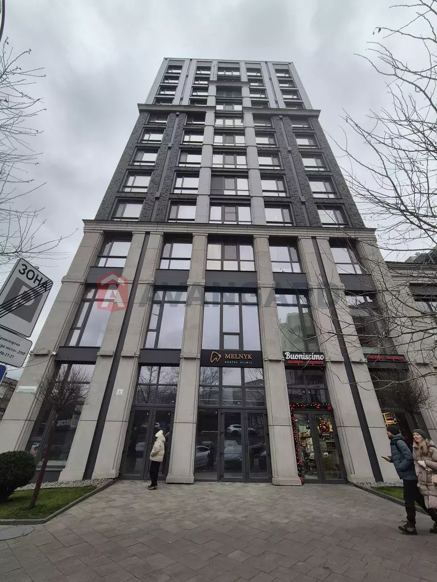 3 ��. ��������, 104/-/25 ��. �., 7/10 ������ ���� 8