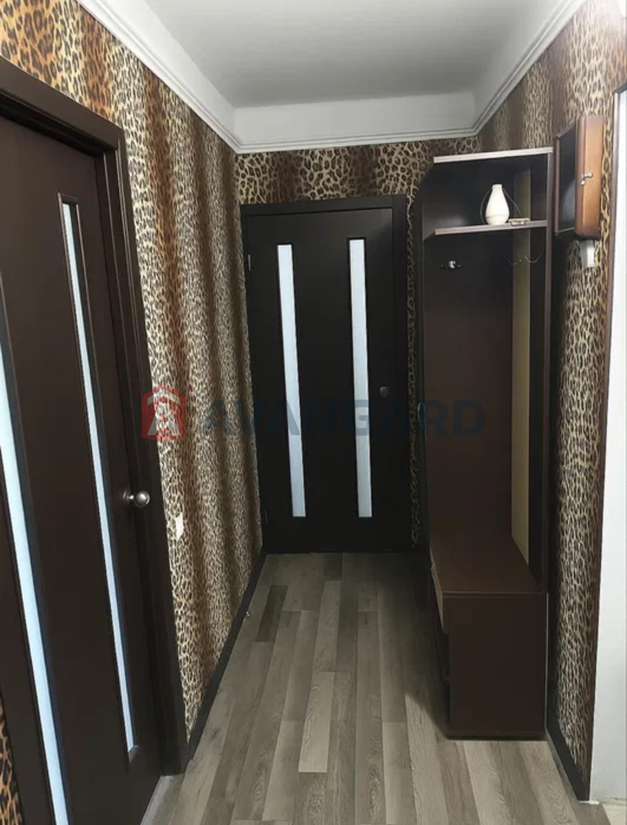 1 ��. ��������, 50/-/13 ��. �., 8/9 ������ ���� 5